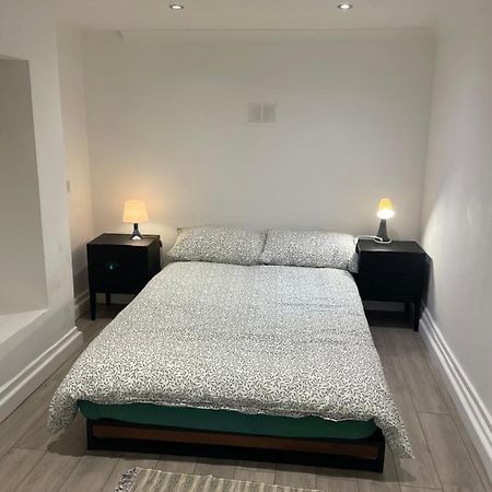 Plough Way Flat Appartement Londen Buitenkant foto