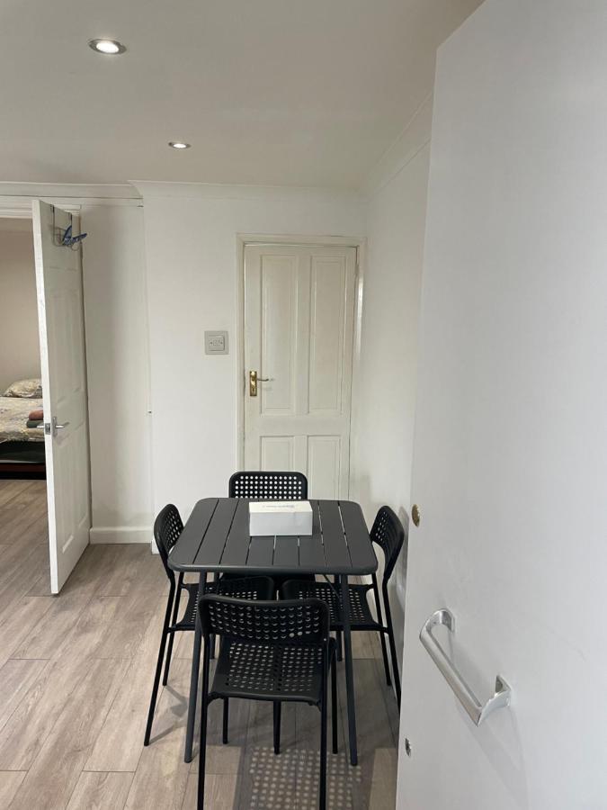 Plough Way Flat Appartement Londen Buitenkant foto