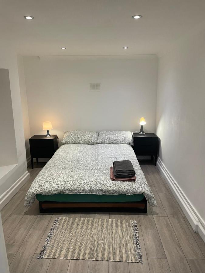 Plough Way Flat Appartement Londen Buitenkant foto